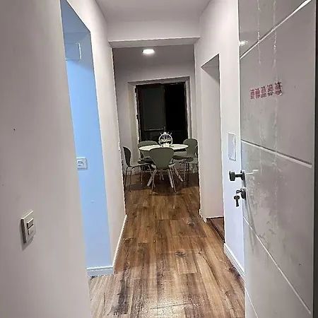 Beautiful New In The Center Самора